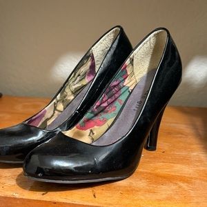 Madden Girl Black Heels 8.5